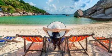 صندلی ساحلی مسافرتی چیست و چه مزایایی دارد؟