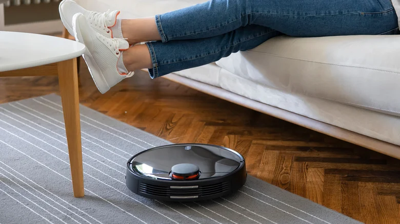 آیا جاروبرقی رباتیک واقعاً به کار ما میآید؟