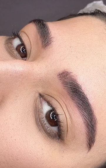 میکروبلیدینگ ابرو دخترانه