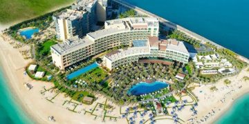 چرا هتل‌های یوآل دبی انتخاب مسافران حرفه‌ای است؟